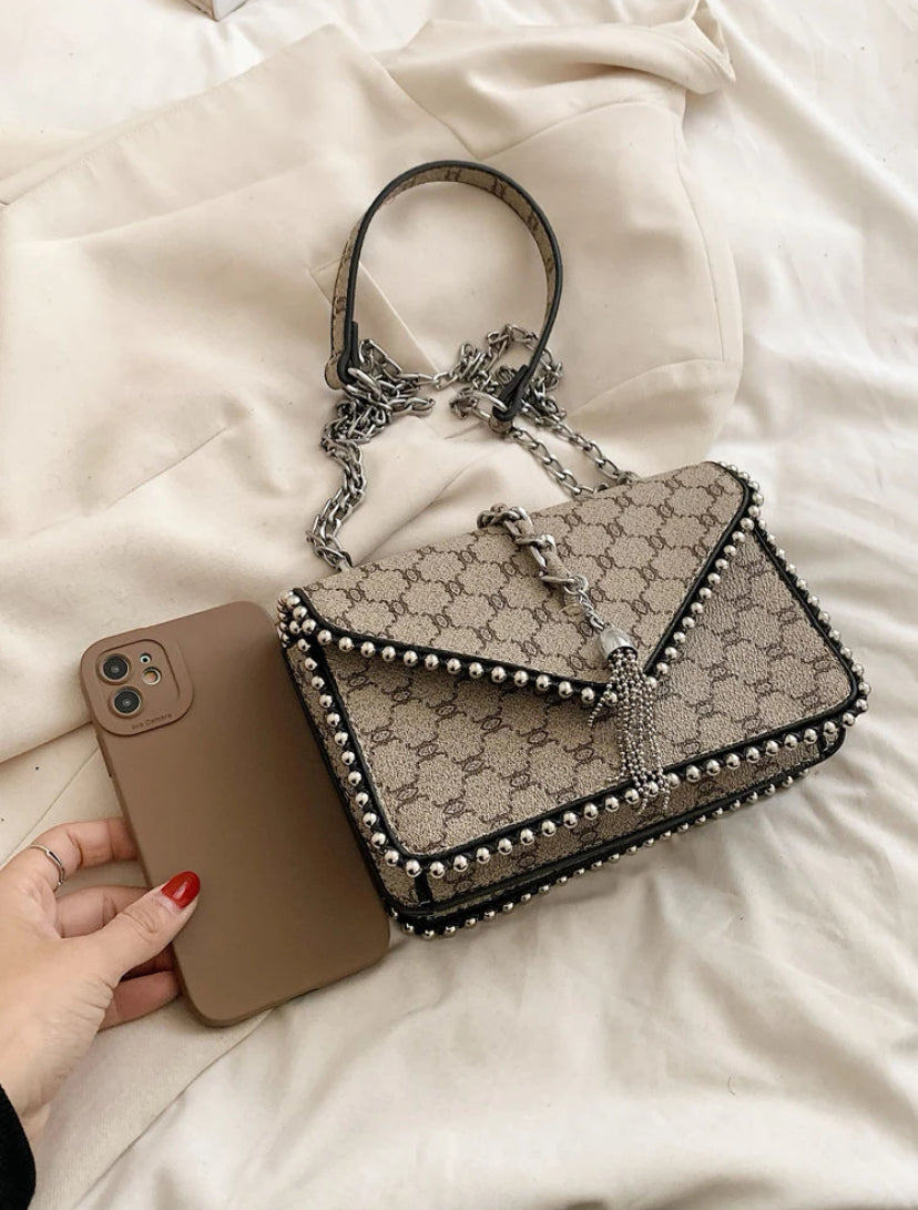 Opal | Luxurious classy Tas
