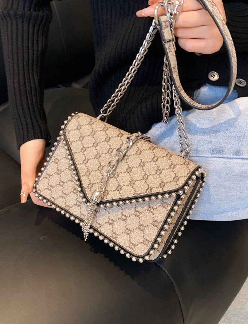 Opal | Luxurious classy Tas